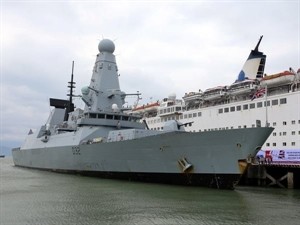 British Royal Navy ship HMS Daring. Photo: VNA